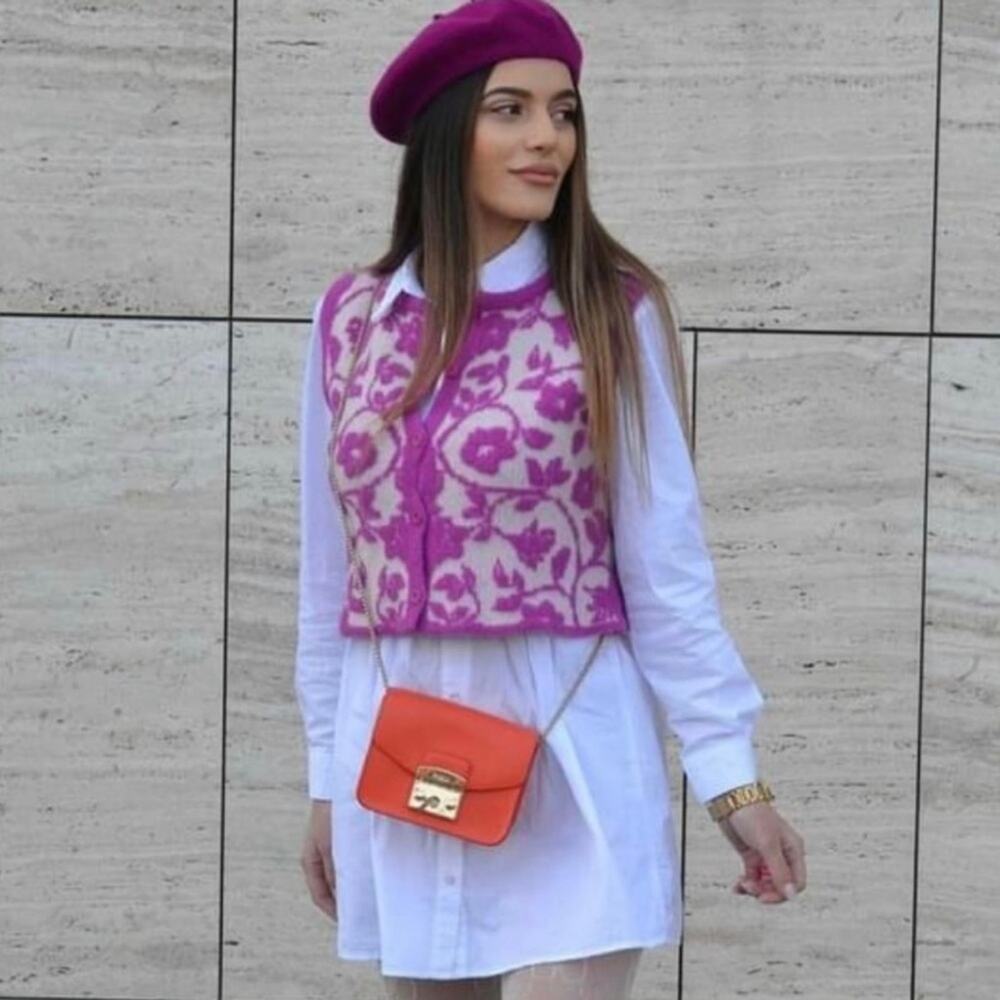 Zara Magenta Floral Knit Vest Bloggers Favorite Size Medium